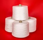 El hilado hecho girar anillo del poliéster de la materia textil para las camisetas, arruga los hilados de polyester resistentes