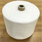 El hilado hecho girar anillo del poliéster de la materia textil para las camisetas, arruga los hilados de polyester resistentes