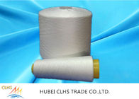 Uniformidad hecha girar anillo industrial del tubo plástico de los hilados de polyester del 100% buena para teñir