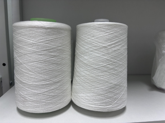 Venta directa de fábrica de hilo de costura de poliéster espuntado de color blanco crudo 402