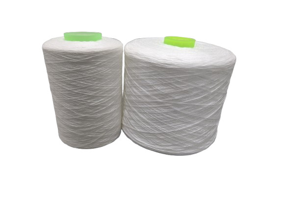 Hilo de poliéster hilado con núcleo blanco crudo de alta venta, 100%, utilizado para coser ropa
